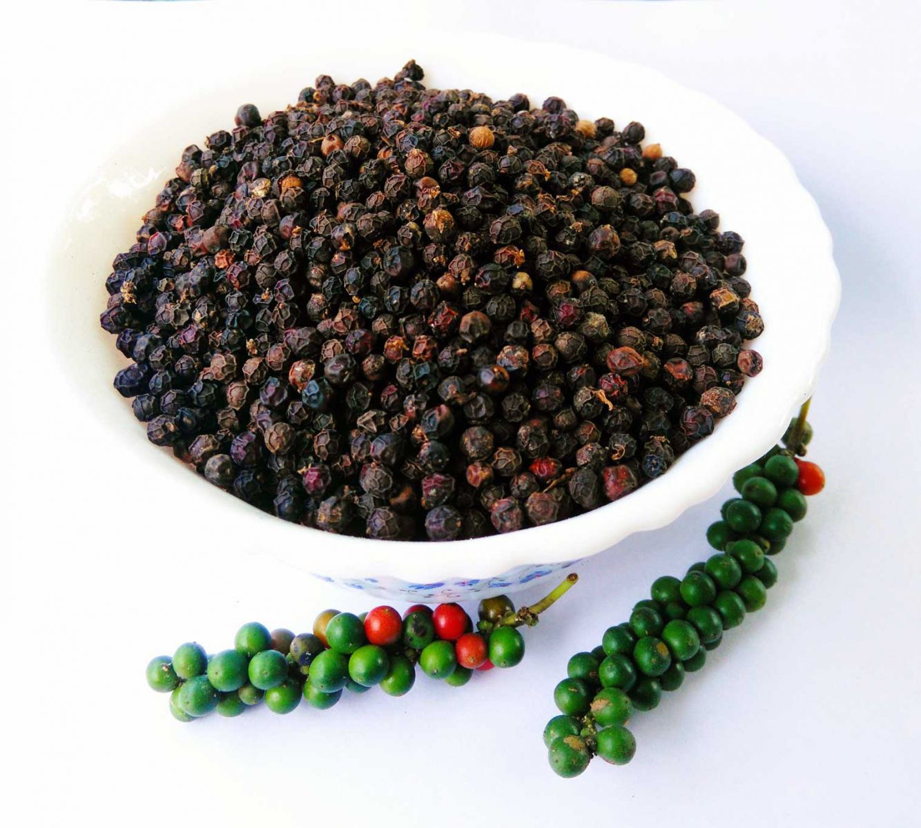 Tiêu đen Loai 1kg _ tiêu hat _ tiêu sach _ tieu gia re_ tiêu buôn mê.