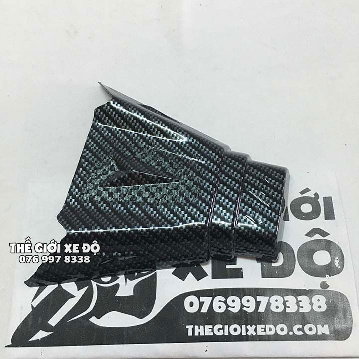 Ốp đèn soi biển số Air Blade 150 125 cc cacbon - phụ kiện trang trí carbon cóc đèn xe AB 2020 - 2021 - 2022