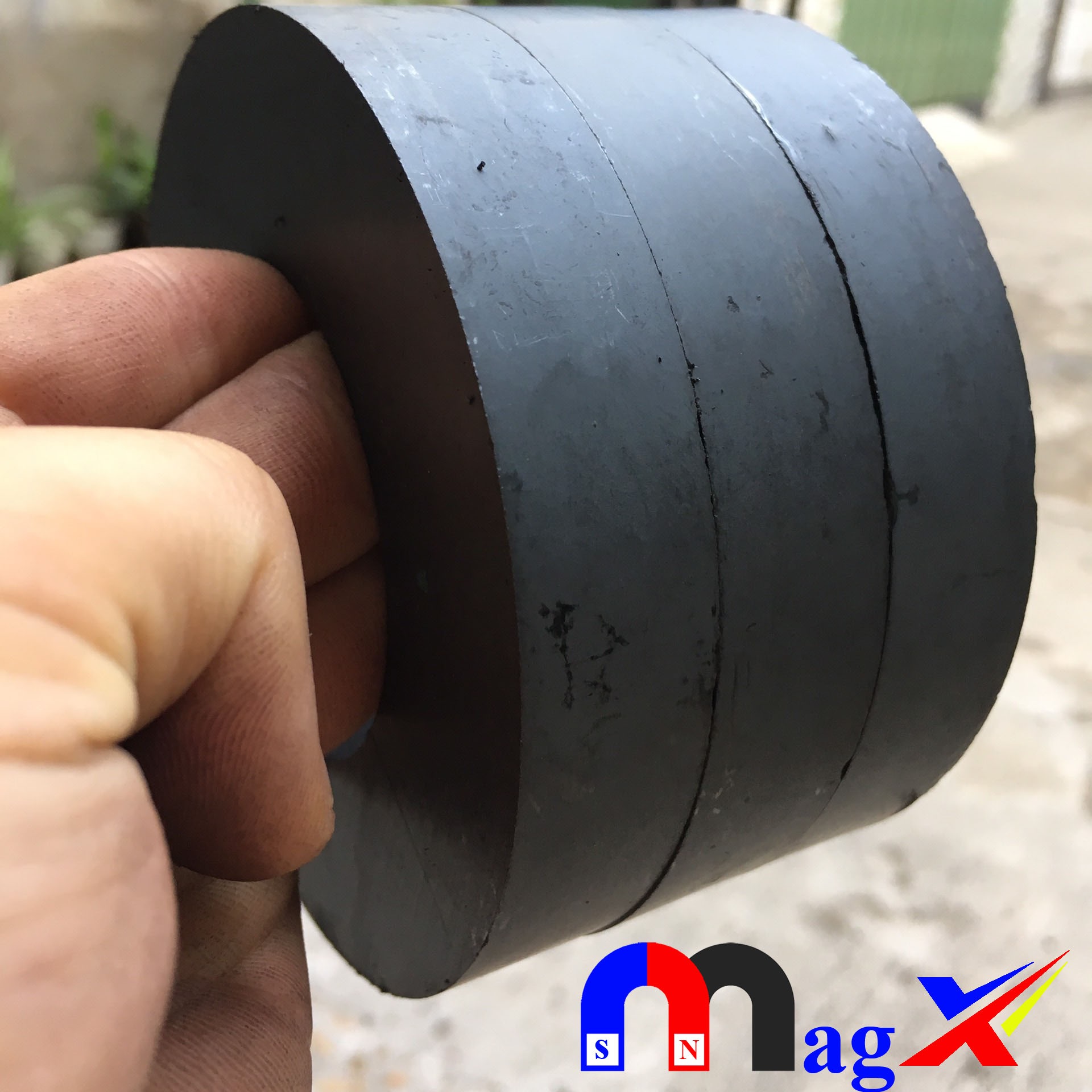 [HCM]Nam Châm Ferrite Ø 140x20 Lỗ 60 - Nam Châm Đen Y30