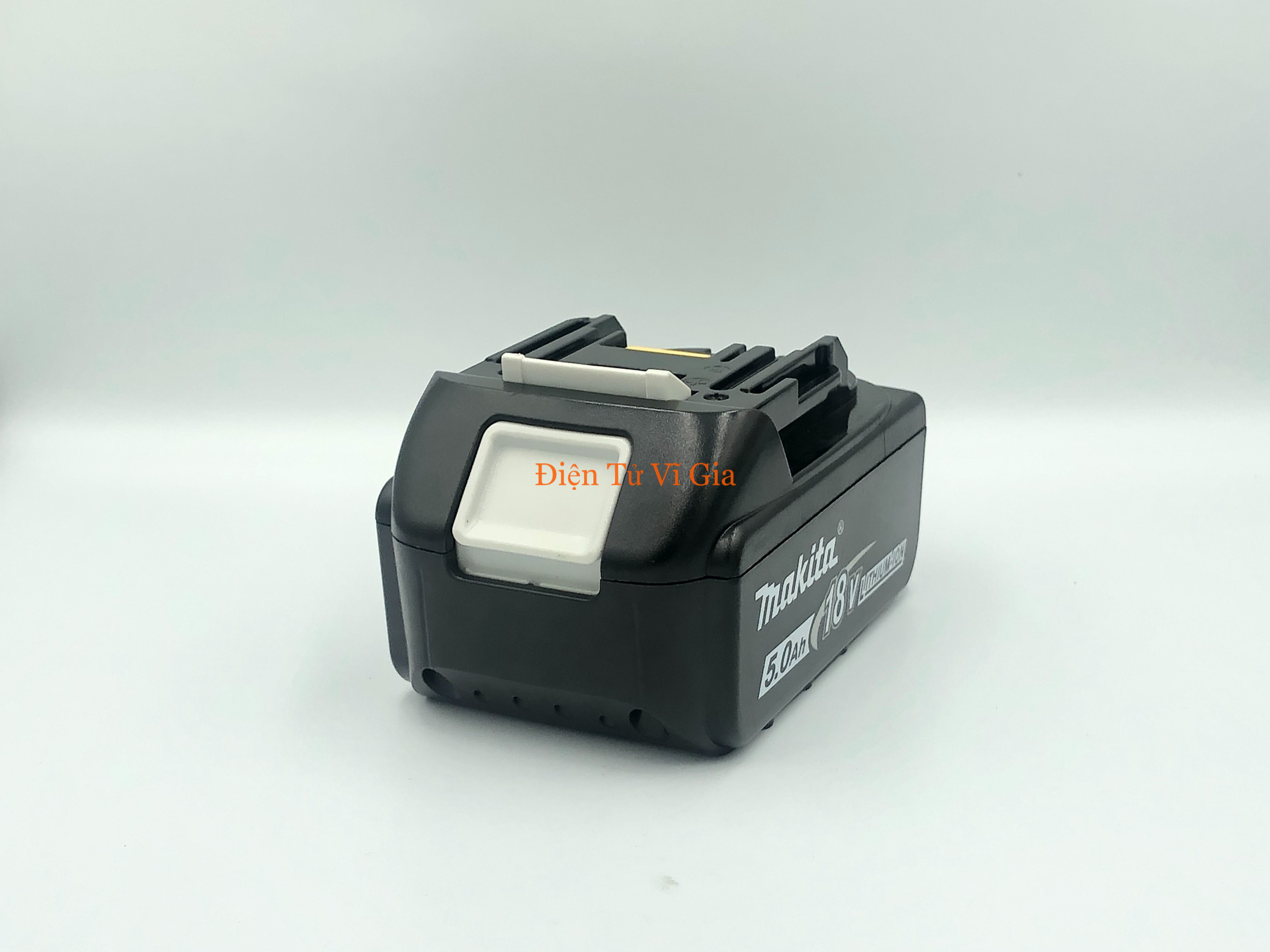 Pin makita 18v dung lượng 4ah - 5ah nhận sạc makita bảo hành 6 tháng