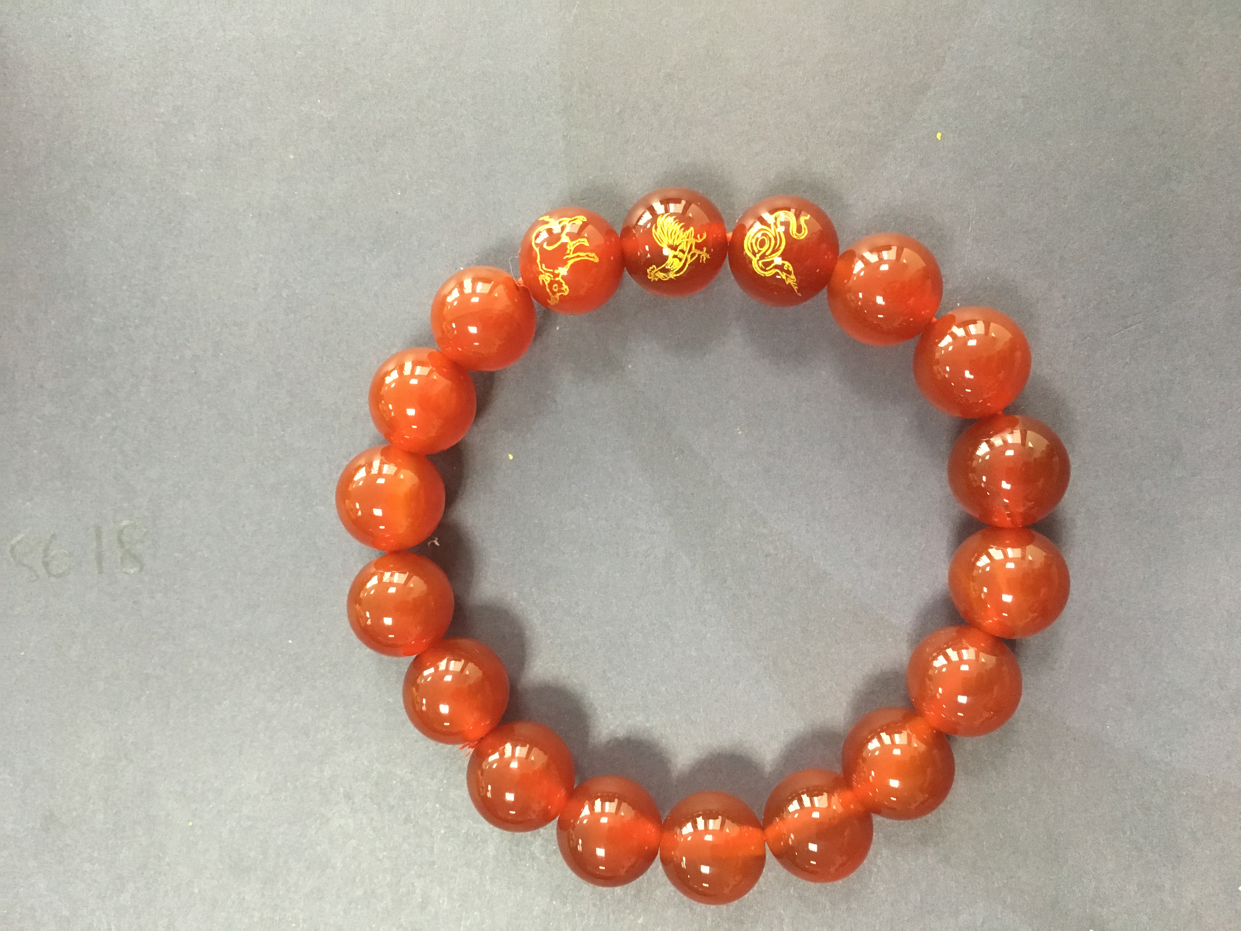 Vòng tam hợp quý nhân Tỵ Dậu Sửu đá mã não 10ly tặng hộp đựng