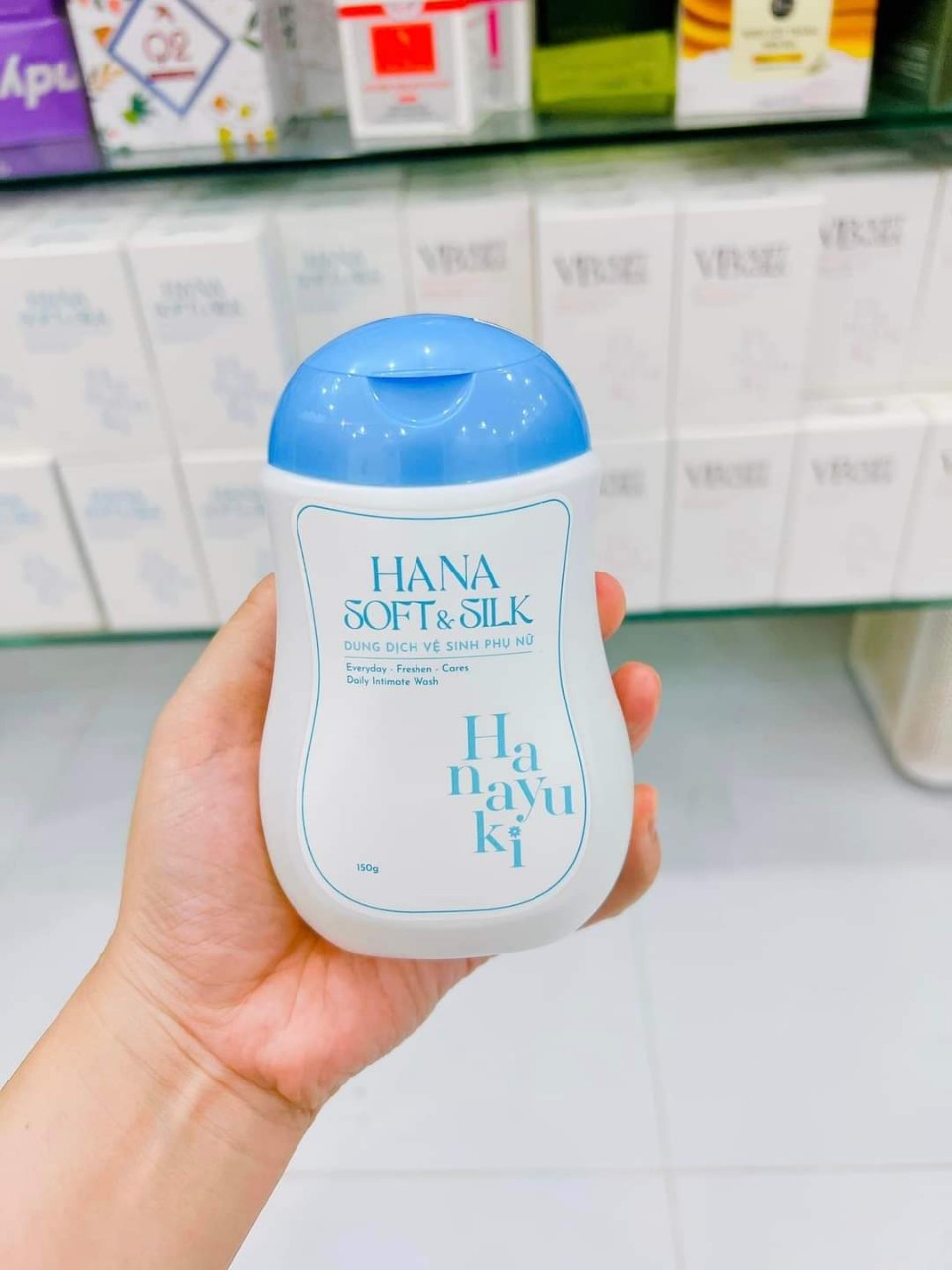 Dung Dịch Vệ Sinh Phụ Nữ Hana Soft Silk Hanayuki