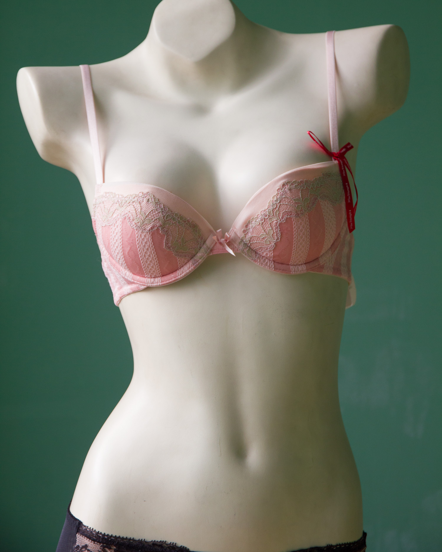 Áo ngực triumph miss valentine 01 whu còn size nhỏ a75 a70