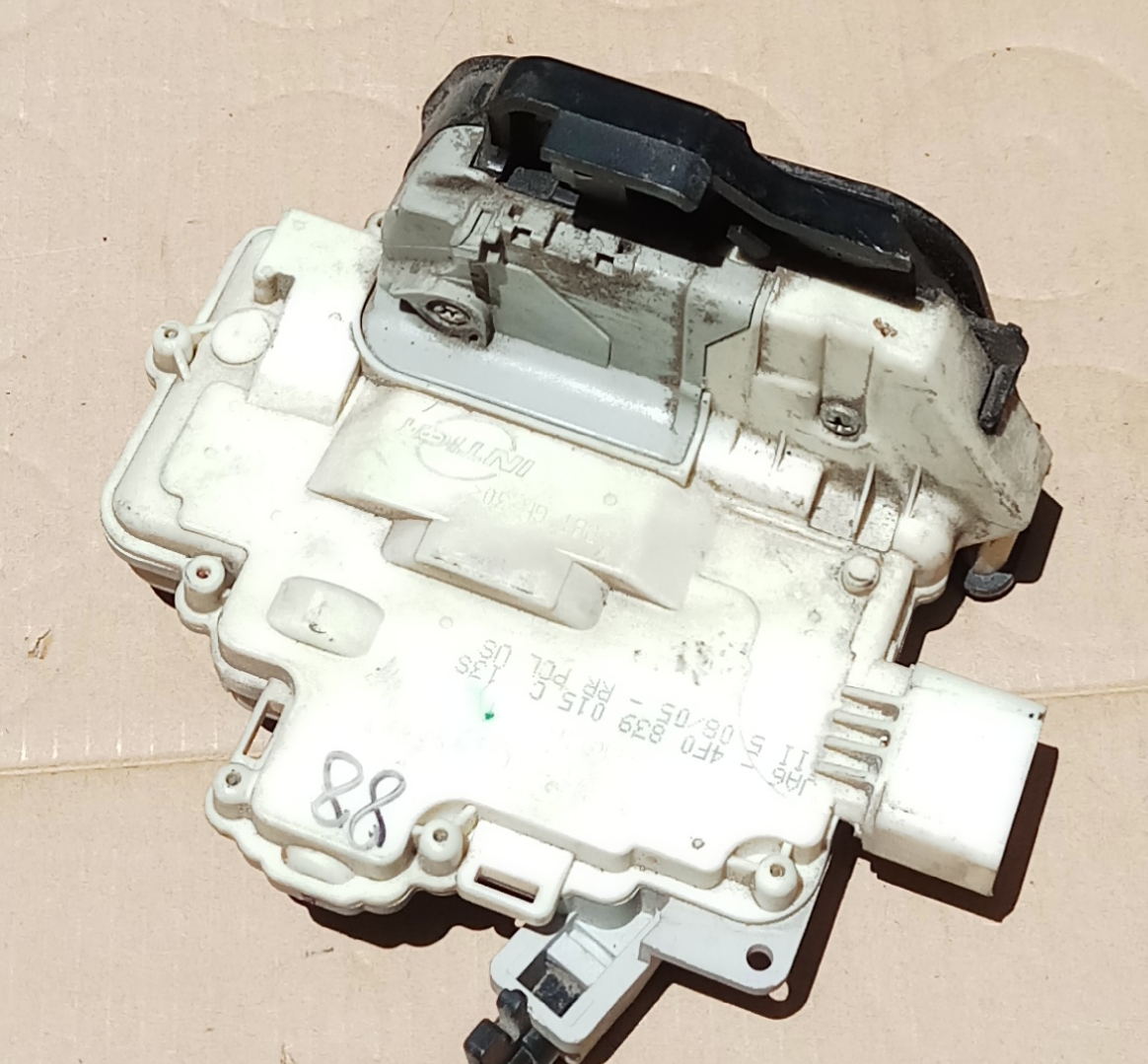 Ổ khóa ngậm cửa AUDI A6 C6 S6 A8 2005...2011