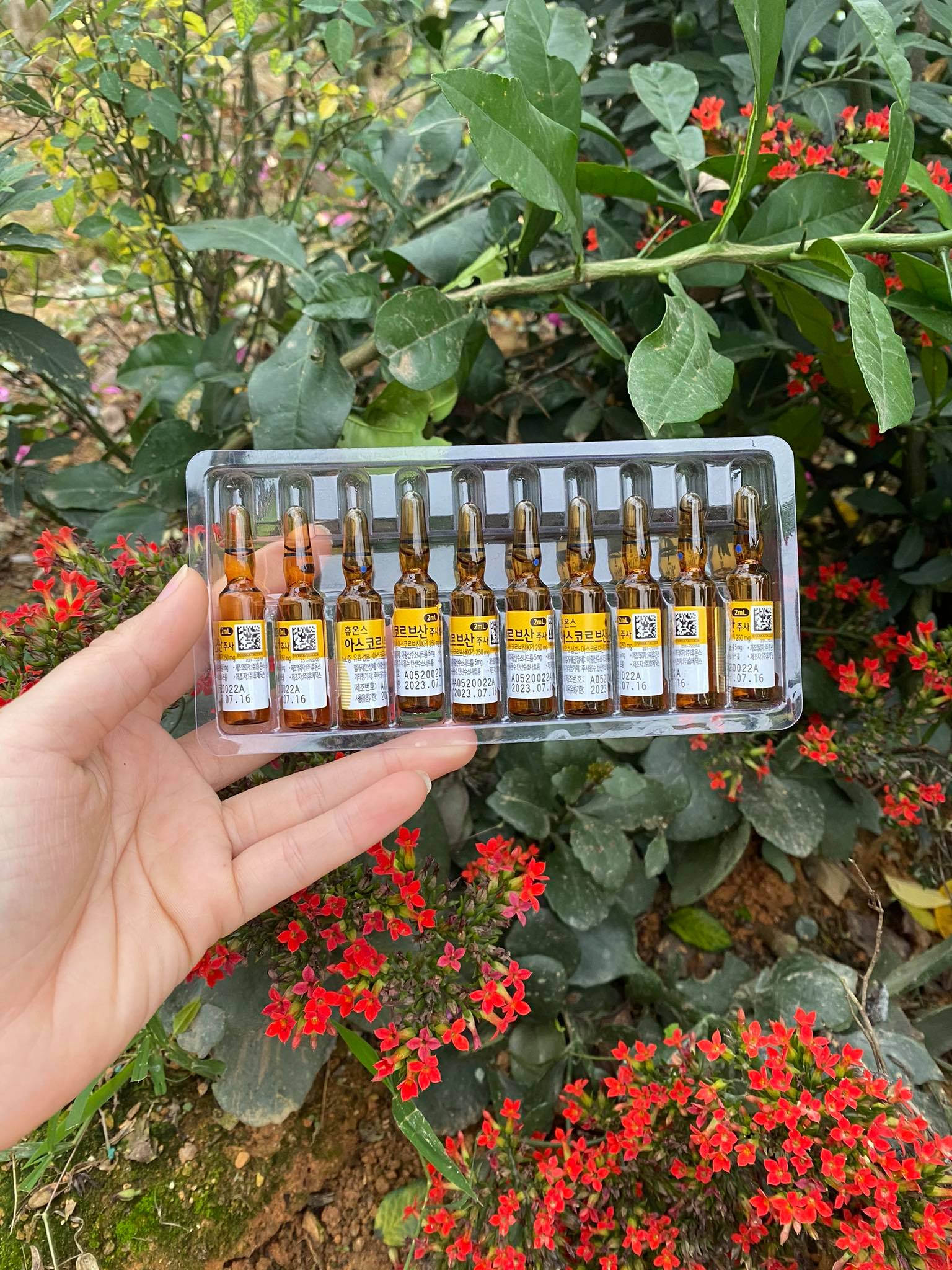 Vitamin C dạng ống Dưỡng căng bóng, trắng da cấy tảo