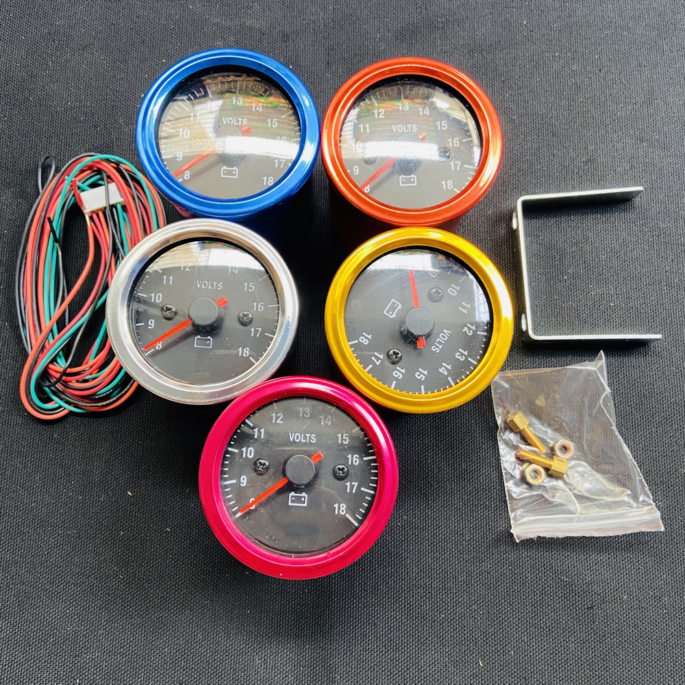 ĐỒNG HỒ XE MÁY, ĐỒNG HỒ ĐO VOLT GẮN XE MÁY KIỂU TRÒN CÁ TÍNH (MÀU VÀNG)