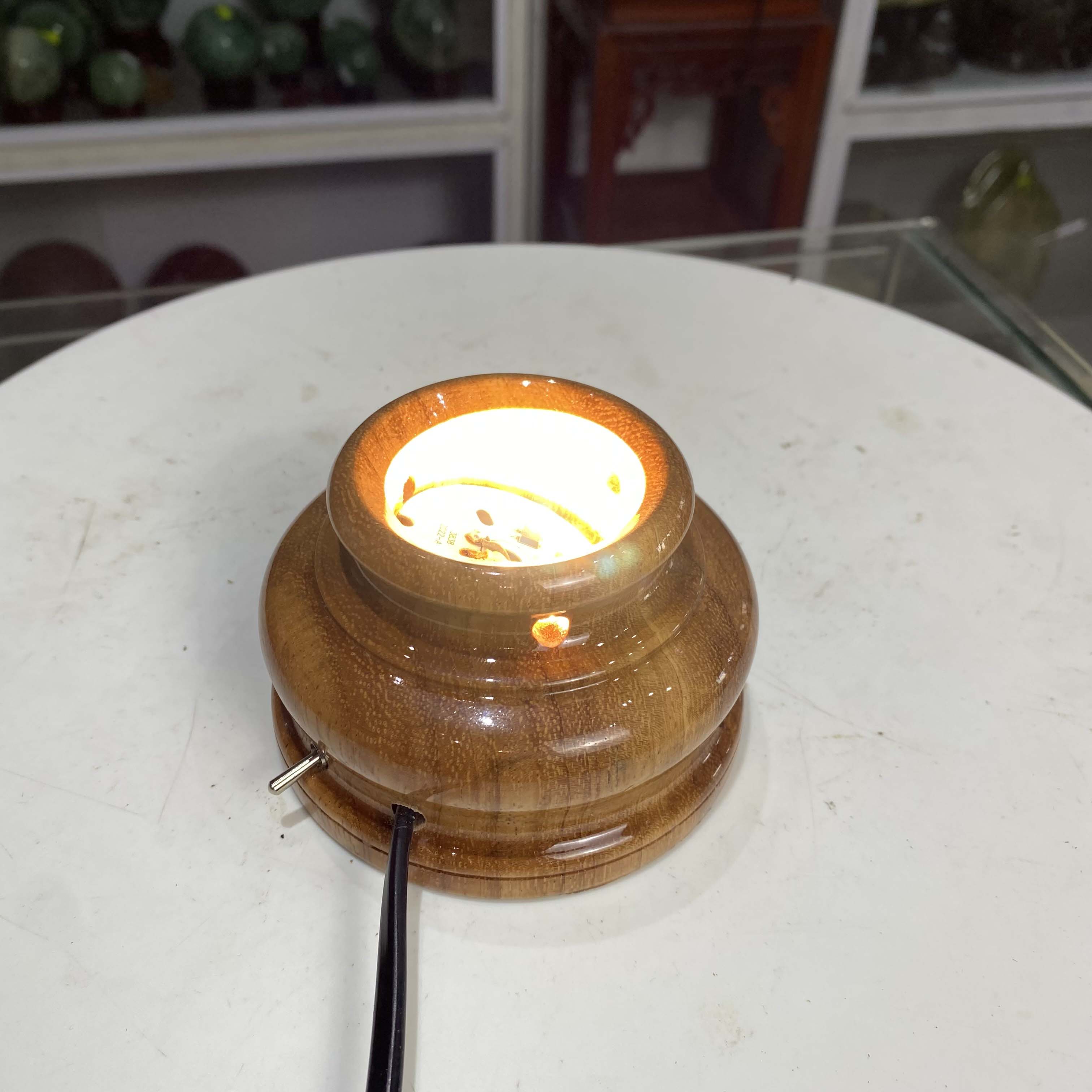 Để đèn để quả cầu phong thuỷ 1kg-3kg gỗ gõ, led 3 màu công tắc tắt bật