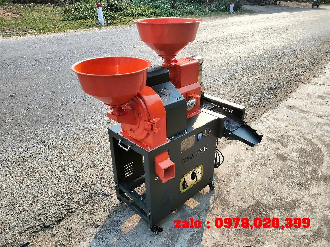 Máy xát gạo mini có chức năng bóc trắng gạo , nghiền bột , lọc sạn