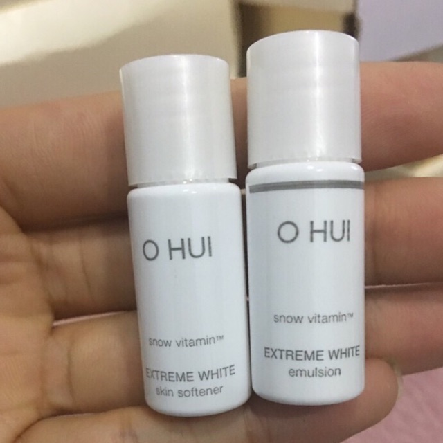 Sữa dưỡng trắng da Ohui Extreme White chai 5ml