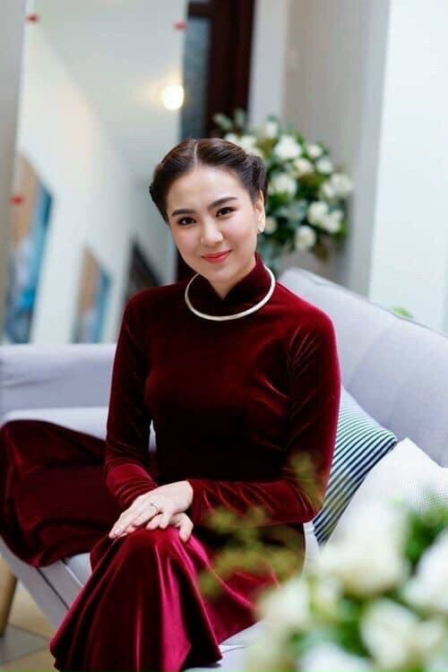 Áo dài nhung cho mẹ may sãn kèm quần