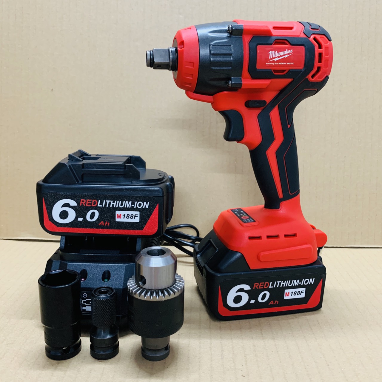 Máy siết bulong dùng pin không chổi than Milwaukee 480NM - Tặng kèm 1 đầu chuyển bulong sang khoan + 1 đầu chuyển bắt vít