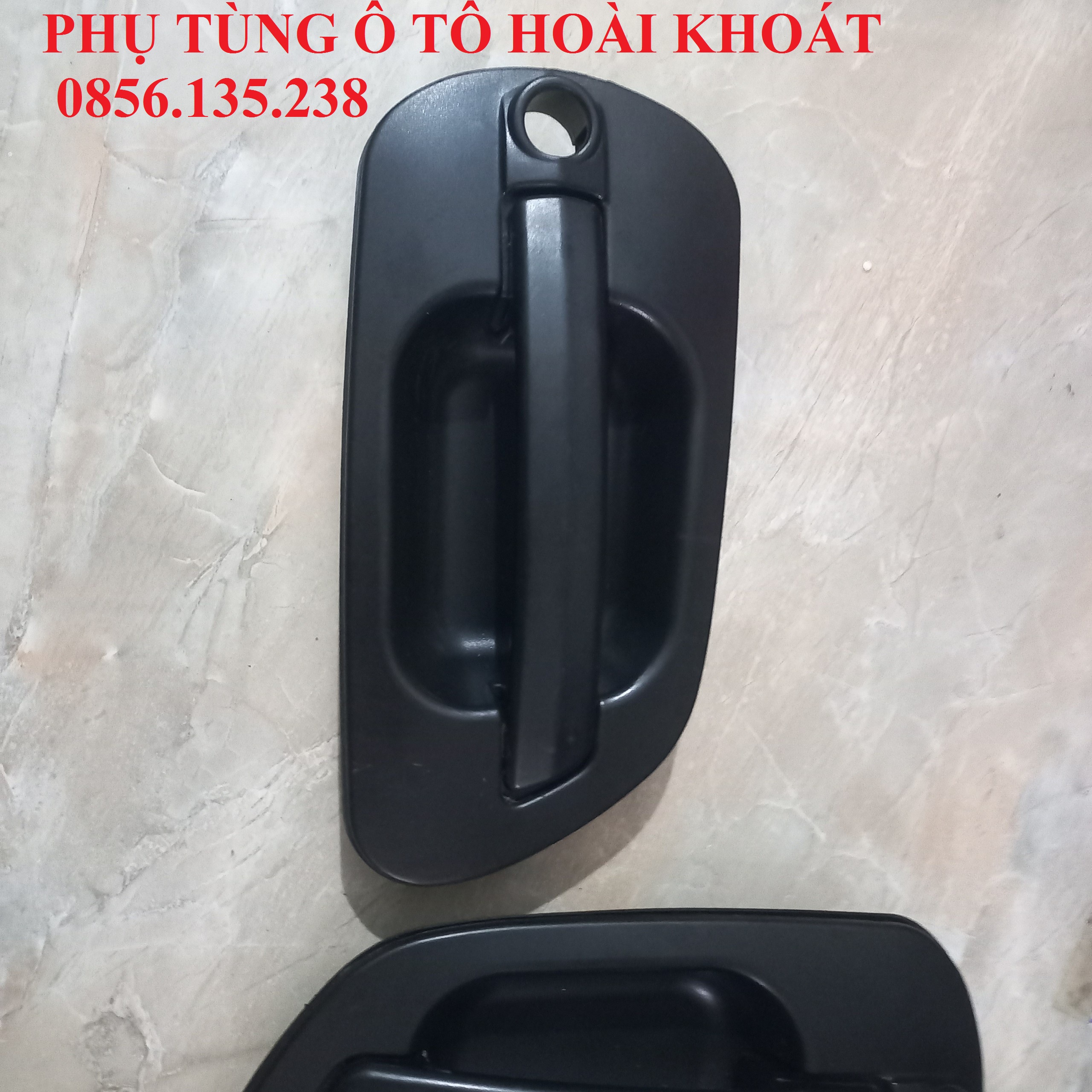 Tay mở cửa ngoài ô tô chiến thắng hoa mai