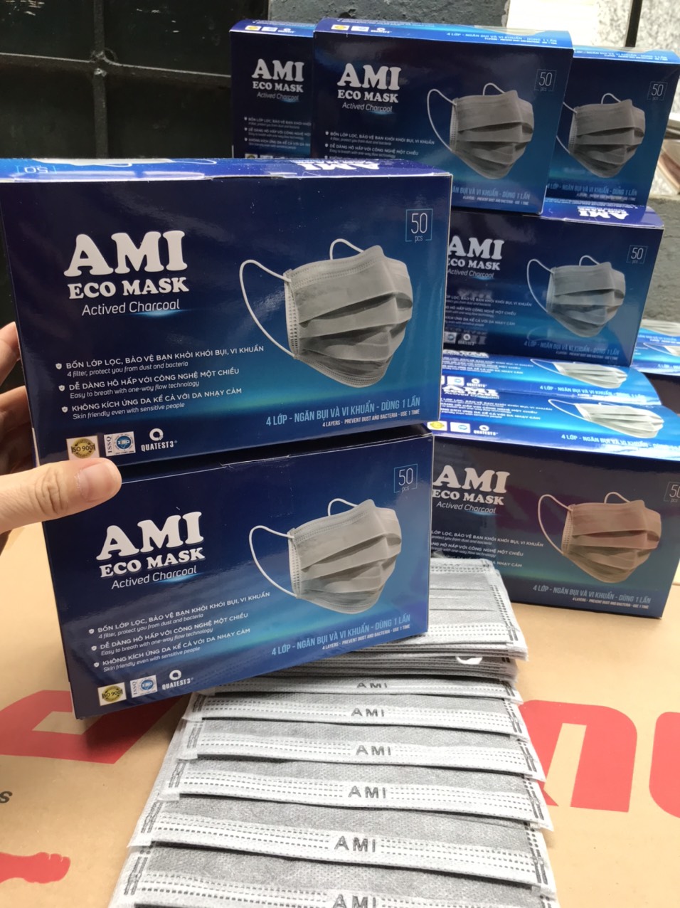 2 hộp 50 chiếc Trắng Khẩu trang y tế AMI 4 lớp than hoạt tính kháng khuẩn