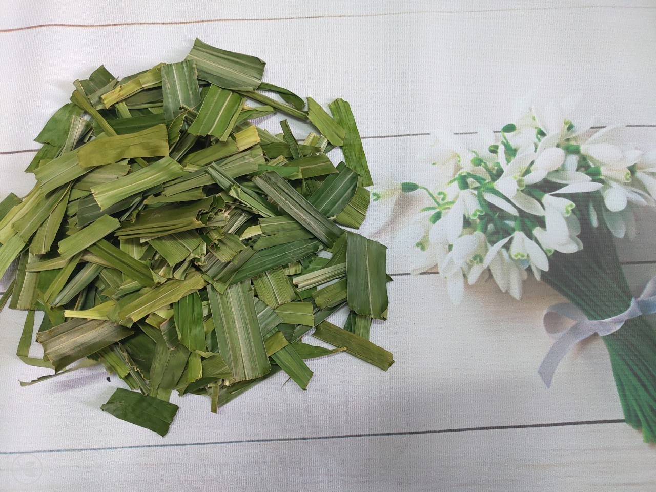Gói 50g lá dứa sấy khô