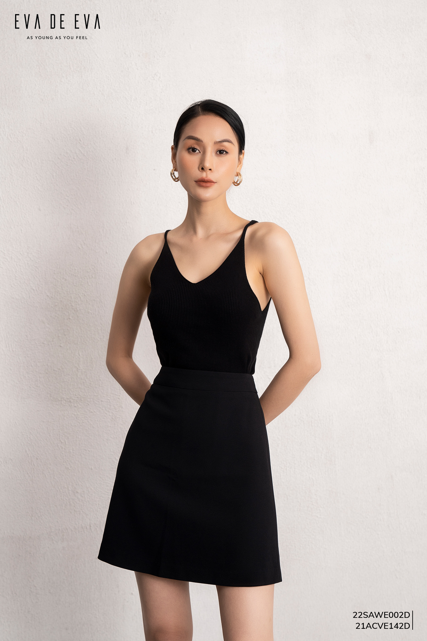 Áo hai dây len nữ cổ chữ v eva de eva 22sawe002d