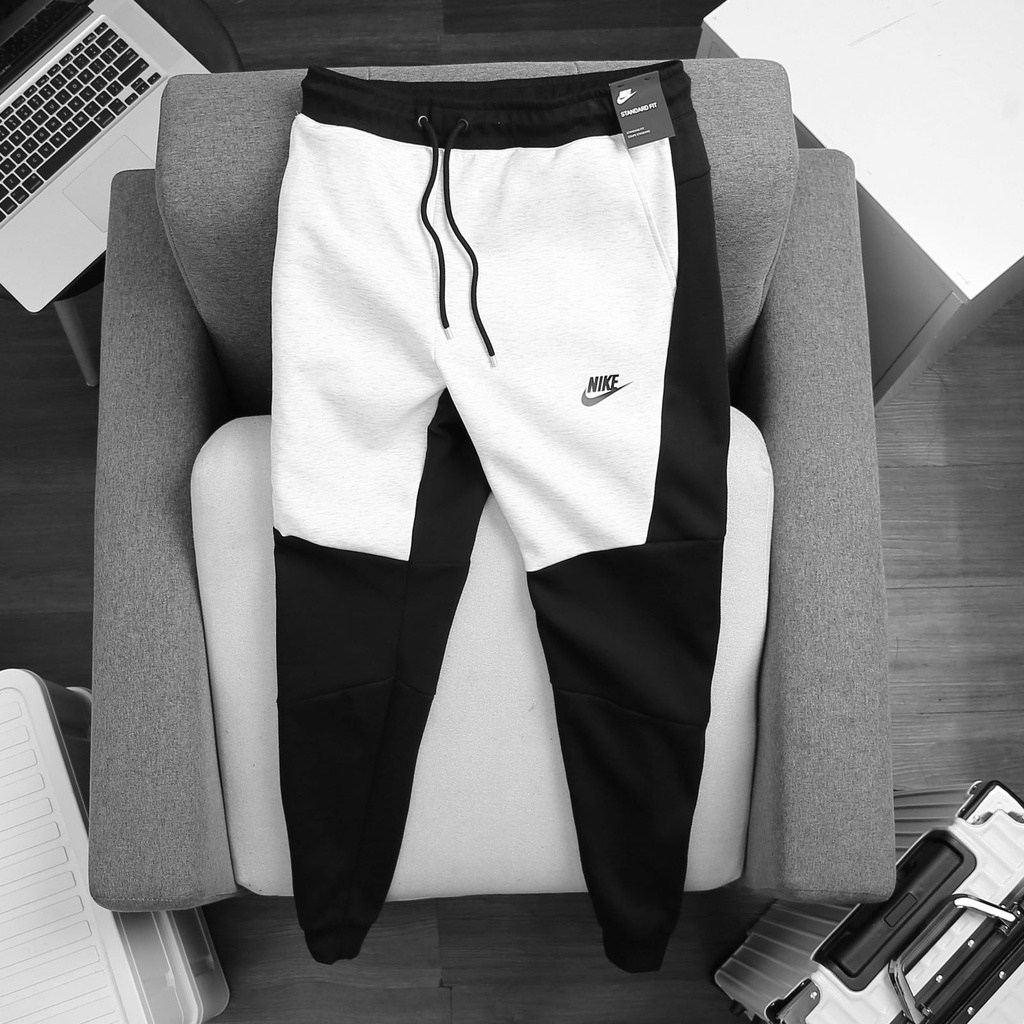 Amazon.com: Nike Women's Plus Sportswear Essential Fleece Pants (Heather  Grey, 1X) : Clothing, Shoes & Jewelry