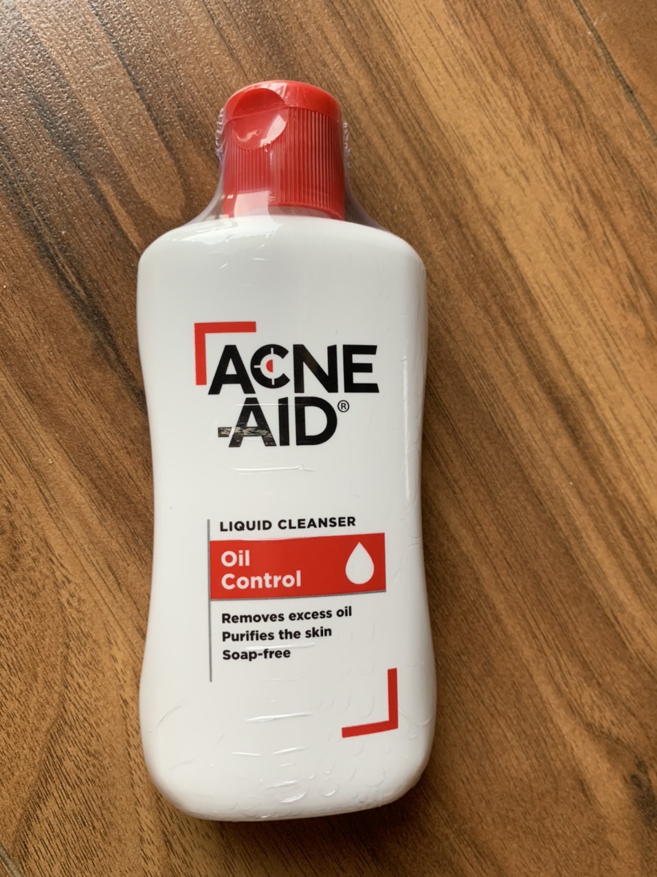 Acne-aid liquid cleanser 100ml. sữa rửa mặt thích hợp cho da nhờn và mụn