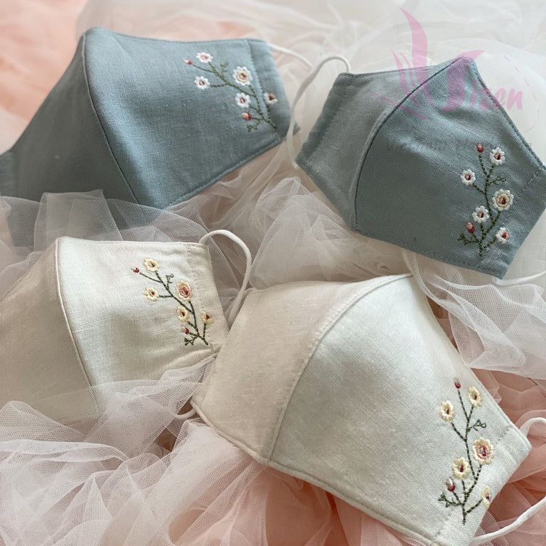 Khẩu trang vải linen tự nhiên thêu tay