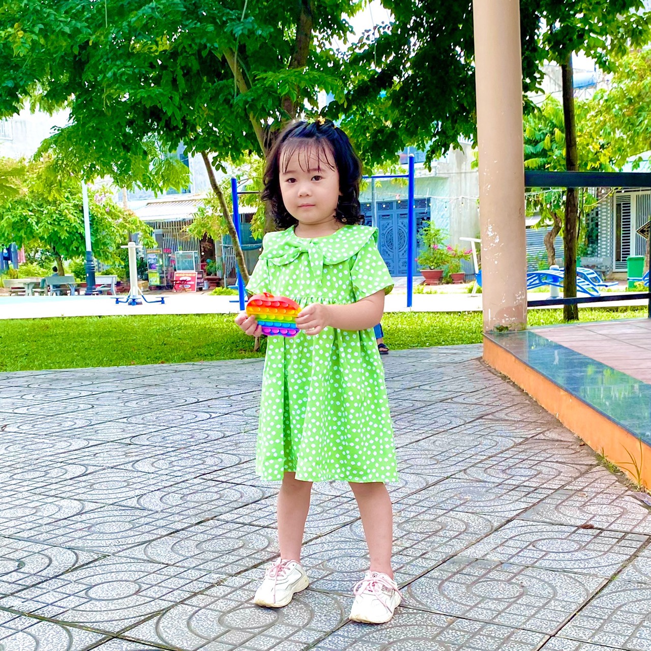 Đầm váy bé gái hoạ tiết hoa nhí xinh handykids