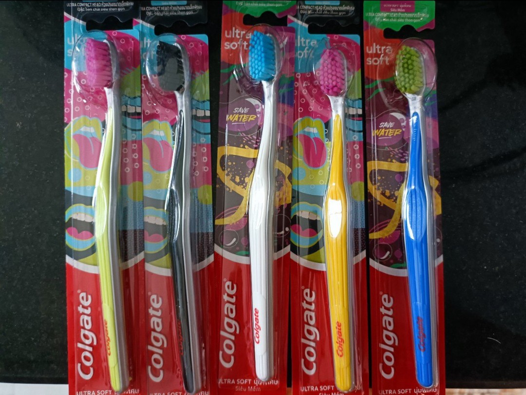 Bàn chải đánh răng Colgate Ultra Soft siêu mềm