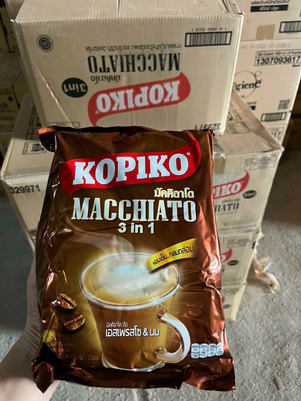 Túi 20 gói cà phê sữa Kopiko nội địa Thái Lan uống là nghiền