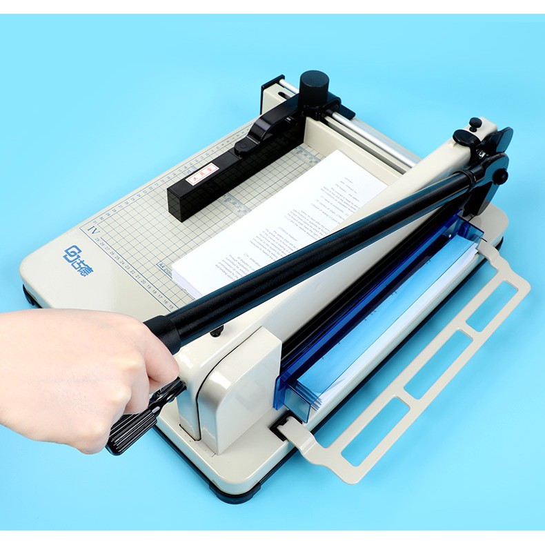 Bàn cắt giấy a4 yg 858 500 tờ có trợ lực