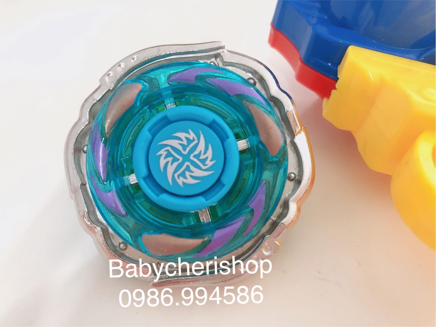 Con quay đại chiến vô cực