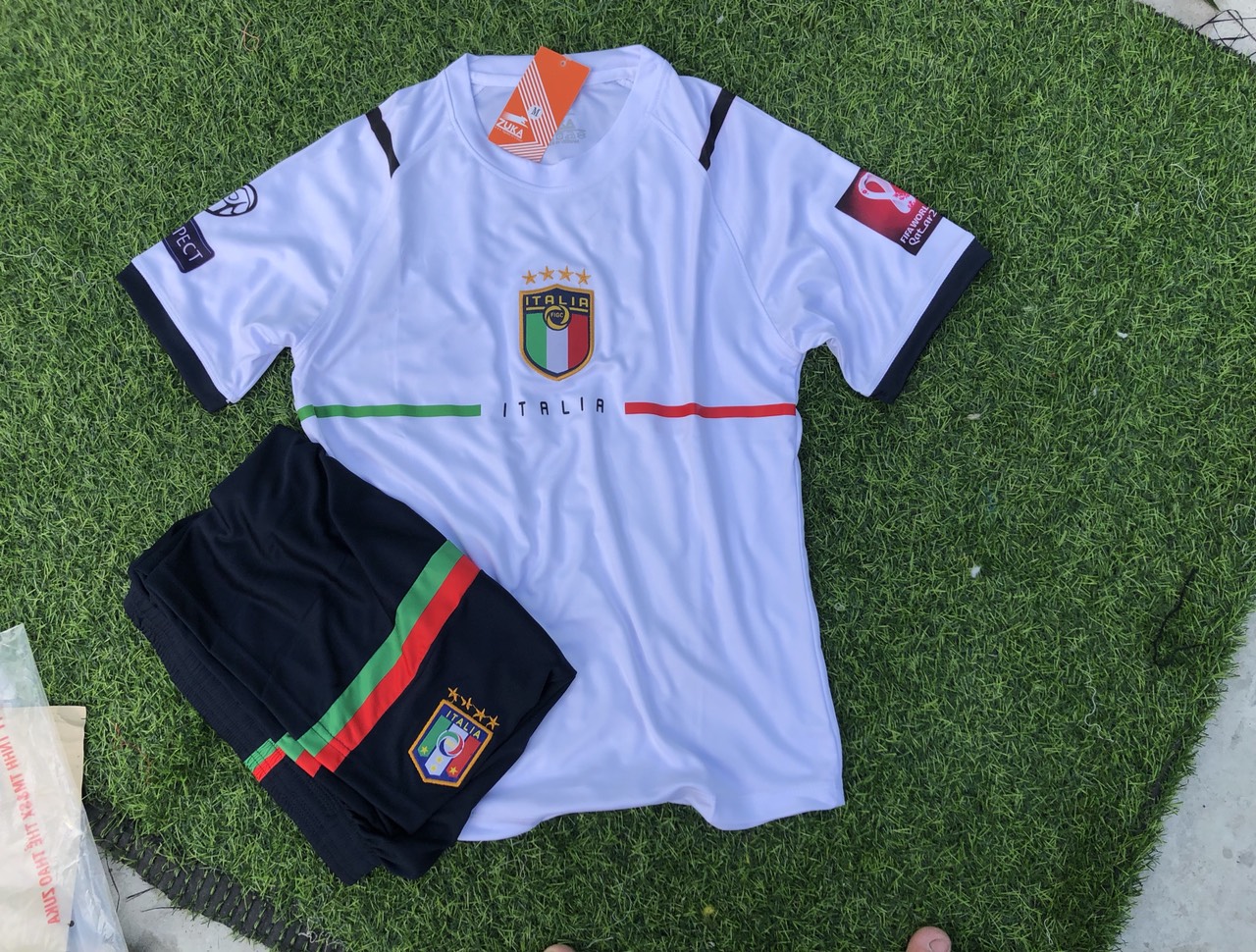 Bộ quần áo thể thao đội tuyển Ý Trắng - in tên số áo theo yêu cầu