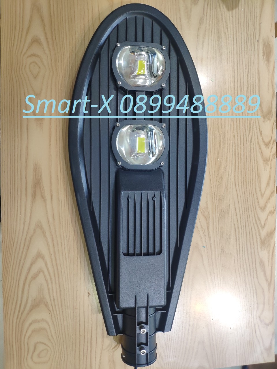 Đèn đường hình lá hàng chất lượng cao công suất 30w - 50w - 100w - 150w tiết kiệm điện . kháng nước IP67 , lắp đặt ngoài trời