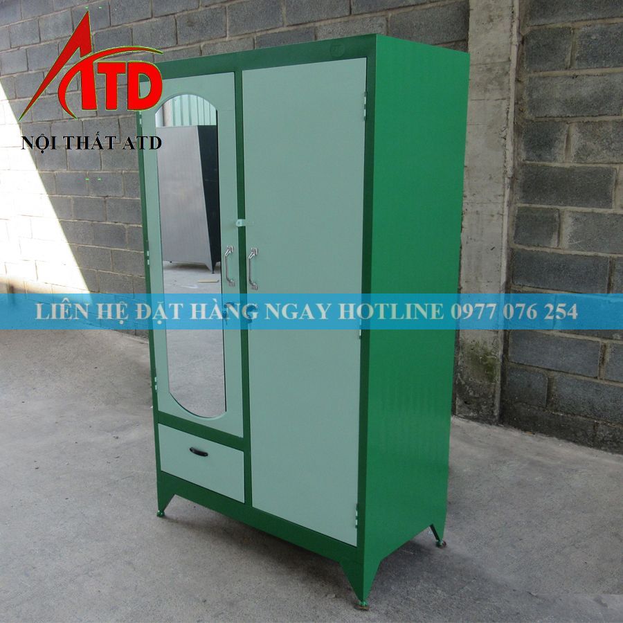 Tủ sắt quần áo lắp ráp 2 cửa màu xanh lá phun sơn chống gỉ, khoang treo đồ 2 ngăn rộng rãi, hộc đựng tư trang bên trong