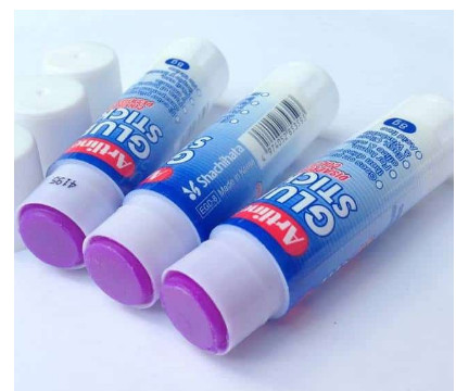 Thỏi Keo Dán Màu Tím Artline EGD-8( 1 Gói Gồm 4 Sản Phẩm)