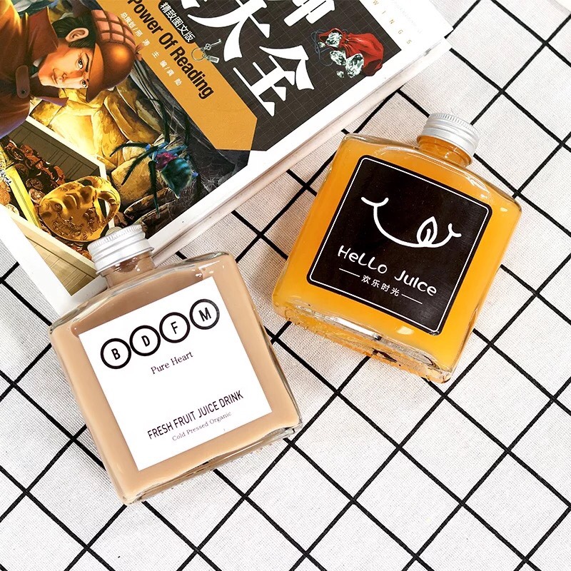 Combo 5 Chai Thủy Tinh Vuông 250ml - Chai Thủy Tinh 250ml - Chai Thủy Tinh Dẹt 250ml - Chai Thủy Tinh Dẹp 250ml Vai Bầu Nắp Nhôm - Chai Đựng Trà Sữa 250ml - Chai Detox 250ml - Chai Thủy Tinh Dẹt Thân Vuông 250ml - topbanchaynhat