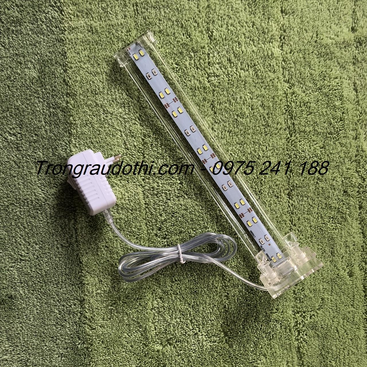 Đèn led kẹp bể cá cảnh ánh sáng đẹp tuyệt vời Xilong D40 cho bể 50-60cm