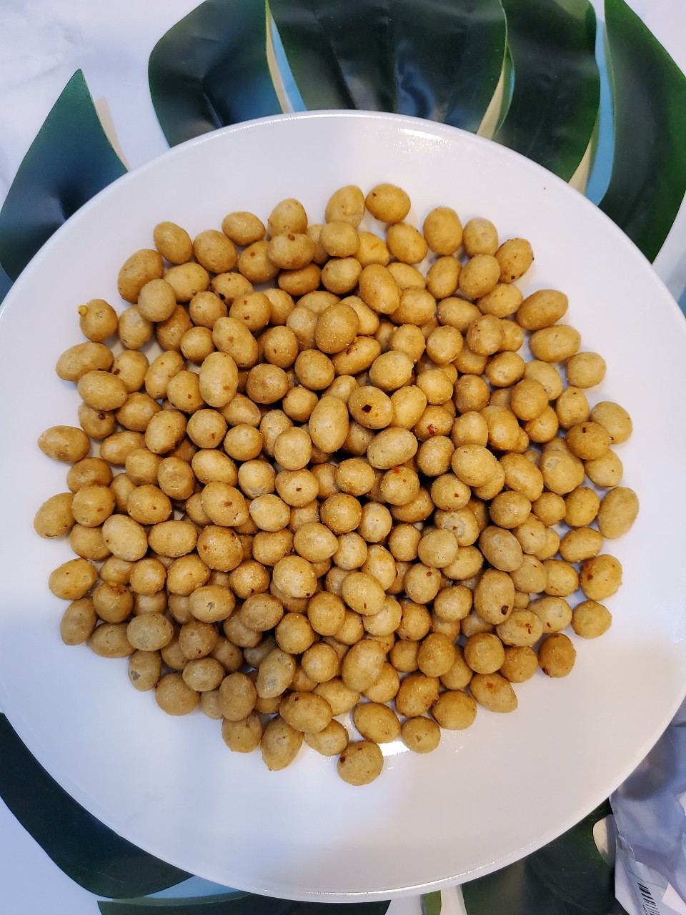 Đậu phộng da cá cốt dừa kèm lắc tỏi dòn rụm nhà của béo 400g
