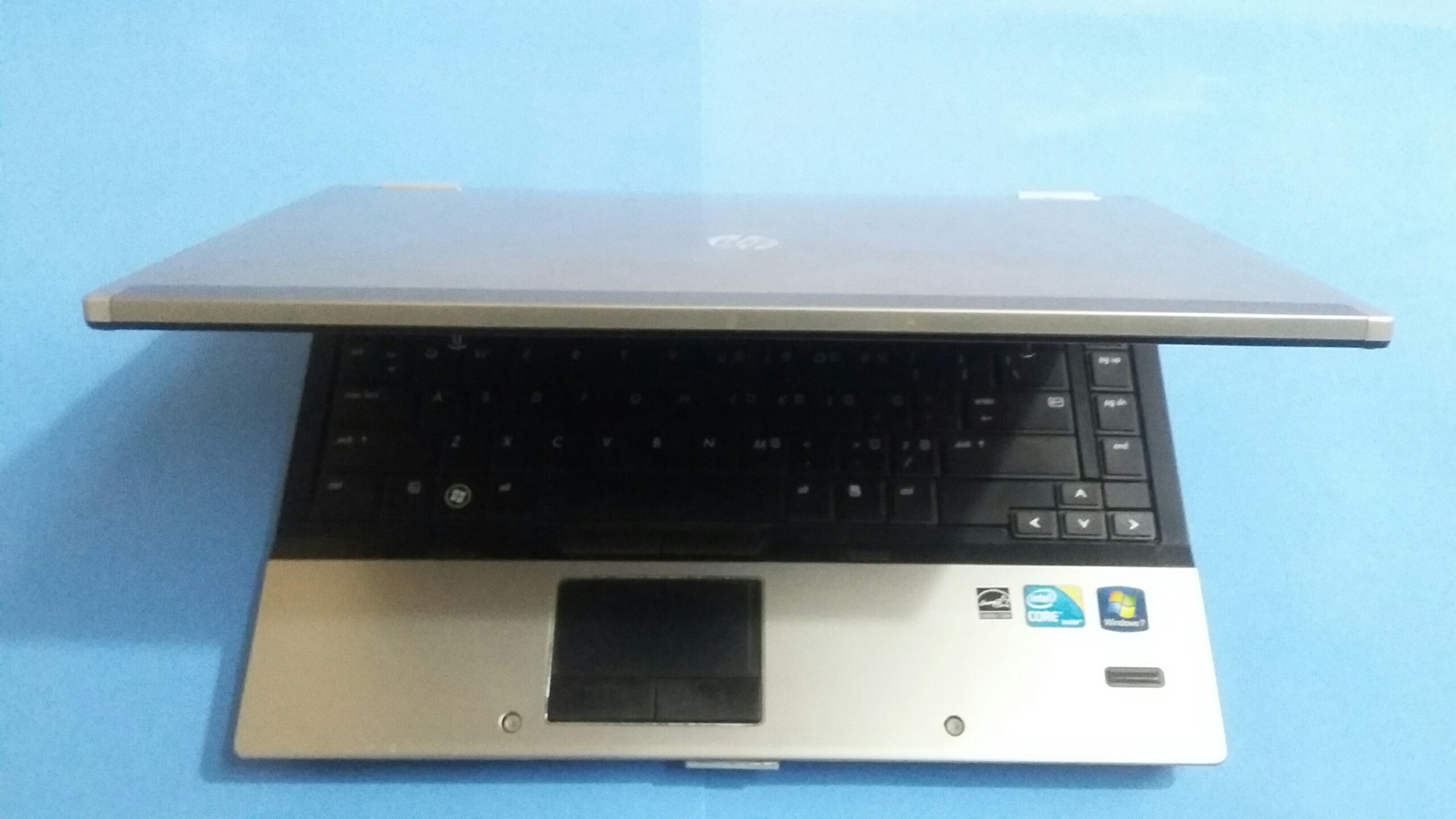 Laptop hp elitebook 840 / core i5 - 2.4ghz / ram 4g / ổ cứng hdd 500g / màn hình 14 inch hd / windows 10 pro / tặng kèm chuột và lót chuột