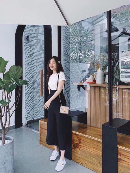 Sét yếm hai dây quần ống rộng kèm áo 2 màu