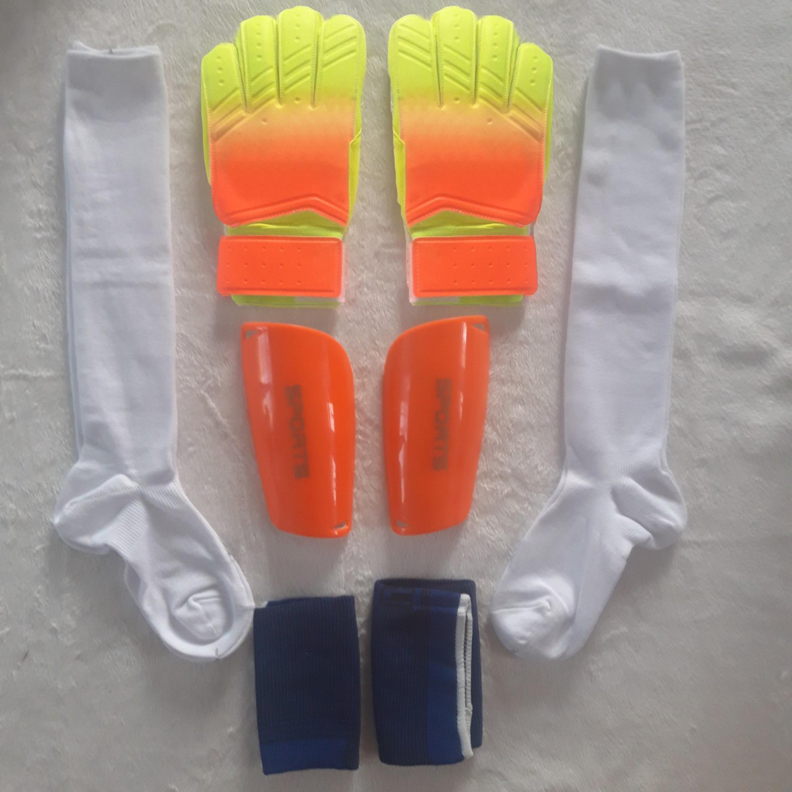 com bo bộ găng tay thủ cao cấp có xương bảo vệ ngón tay+ốp ống đồng+bọc đầu gối +2 đôi tất