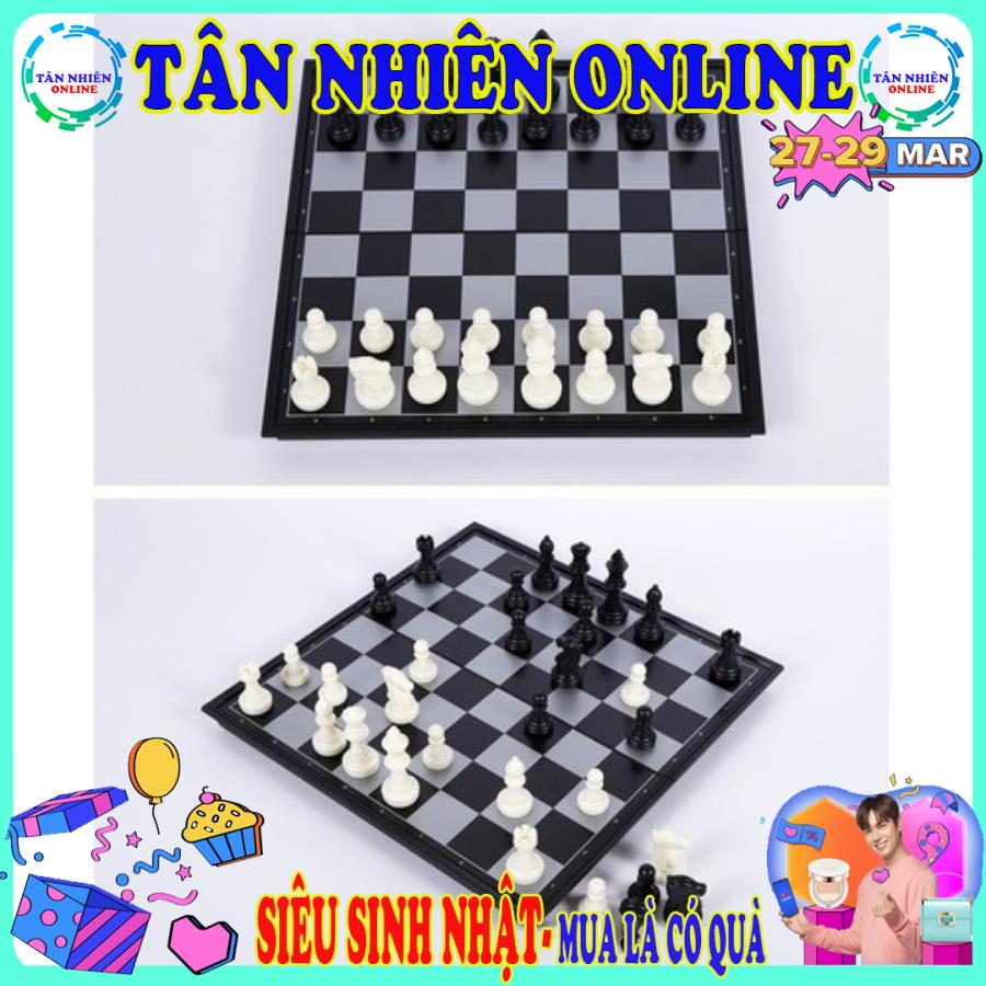Bàn cờ vua hít nam châm Nam châm được gắn dưới mỗi quân cờ và mặt bàn cờ nên khi chơi cờ các quân cờ không dễ bị đổ như bàn cờ thông thường