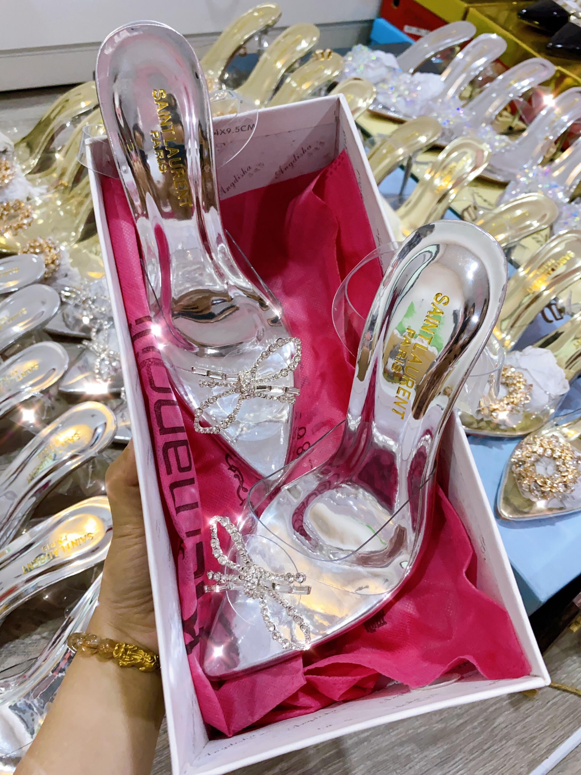 [HCM]Giày trong suốt đính nơ đá bít mũi 6cm 9cm hình và video tự quay đi chơi đi tiệc đi ăn cưới giày cô dâu sang chảnh HALEY STORE