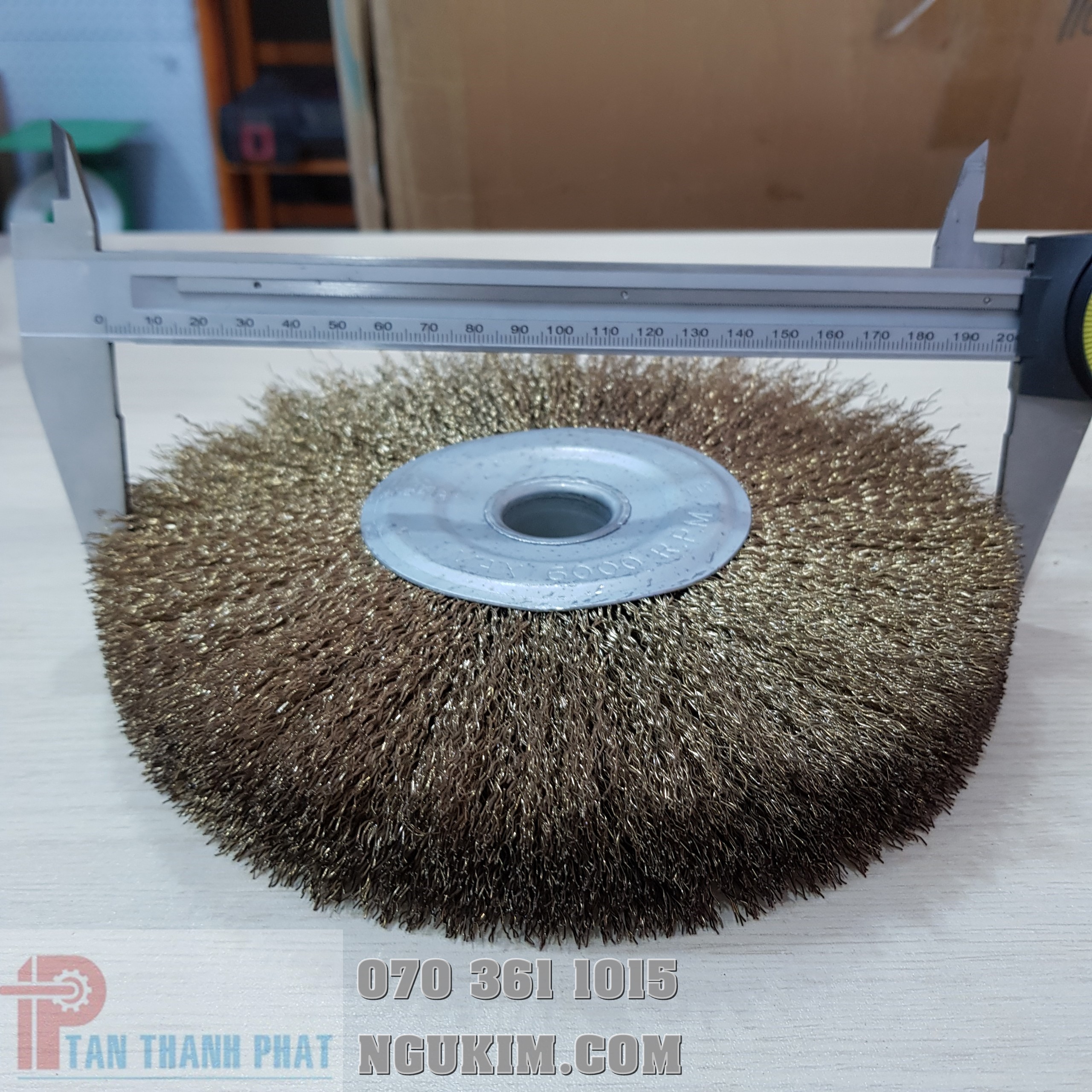 Bánh cước vàng TÂN THÀNH PHÁT phi 200*20*0.3*25.4mm