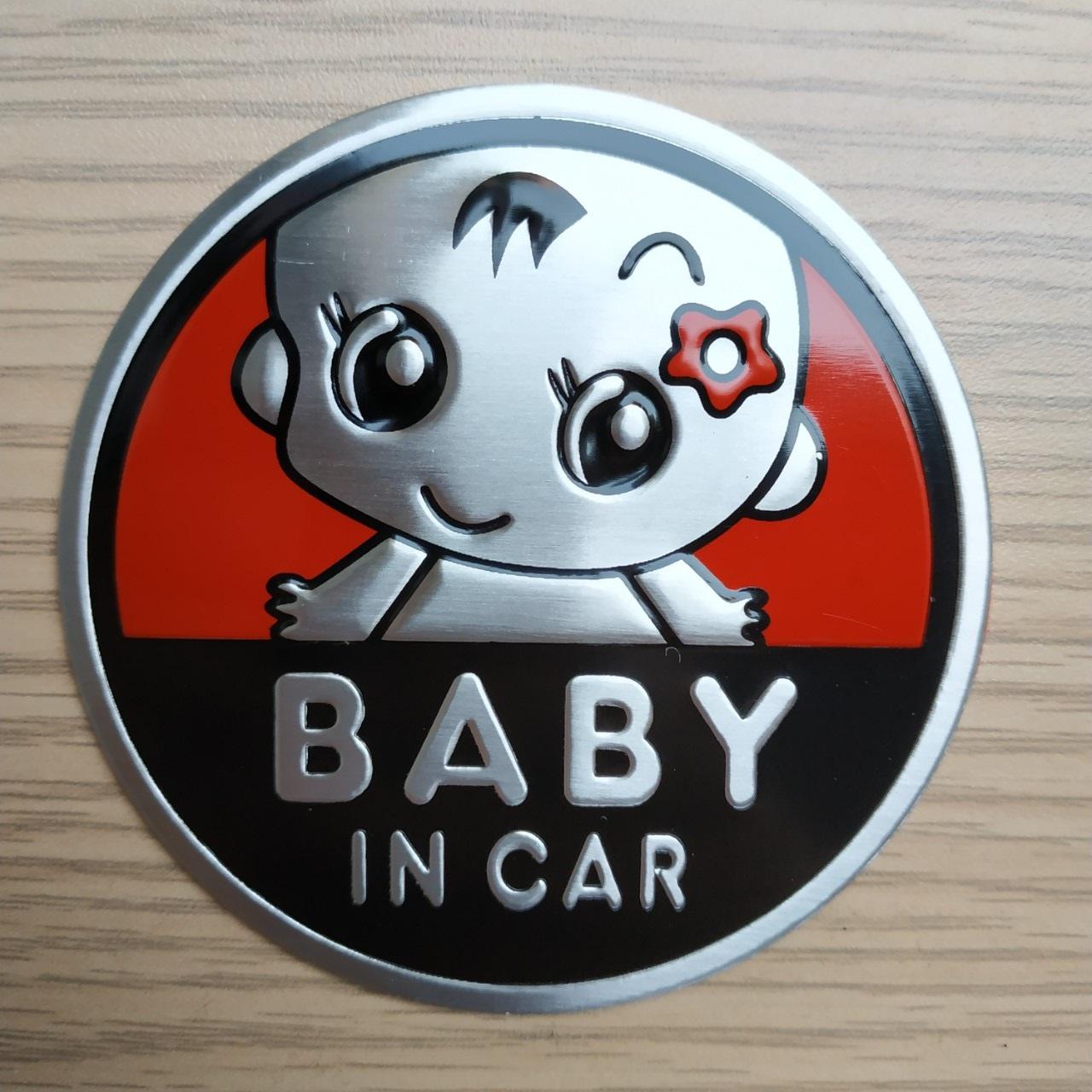 Tem nhôm Baby in car tròn 7.5cm màu đỏ