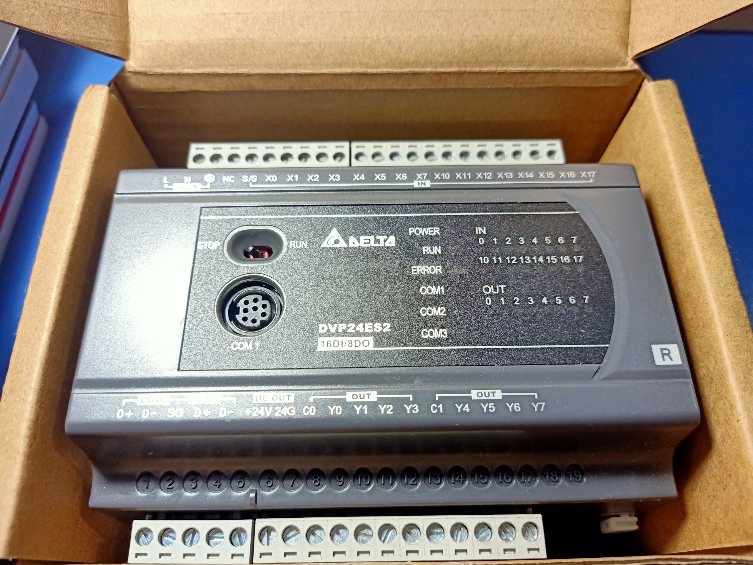 Plc delta dvp24es200r