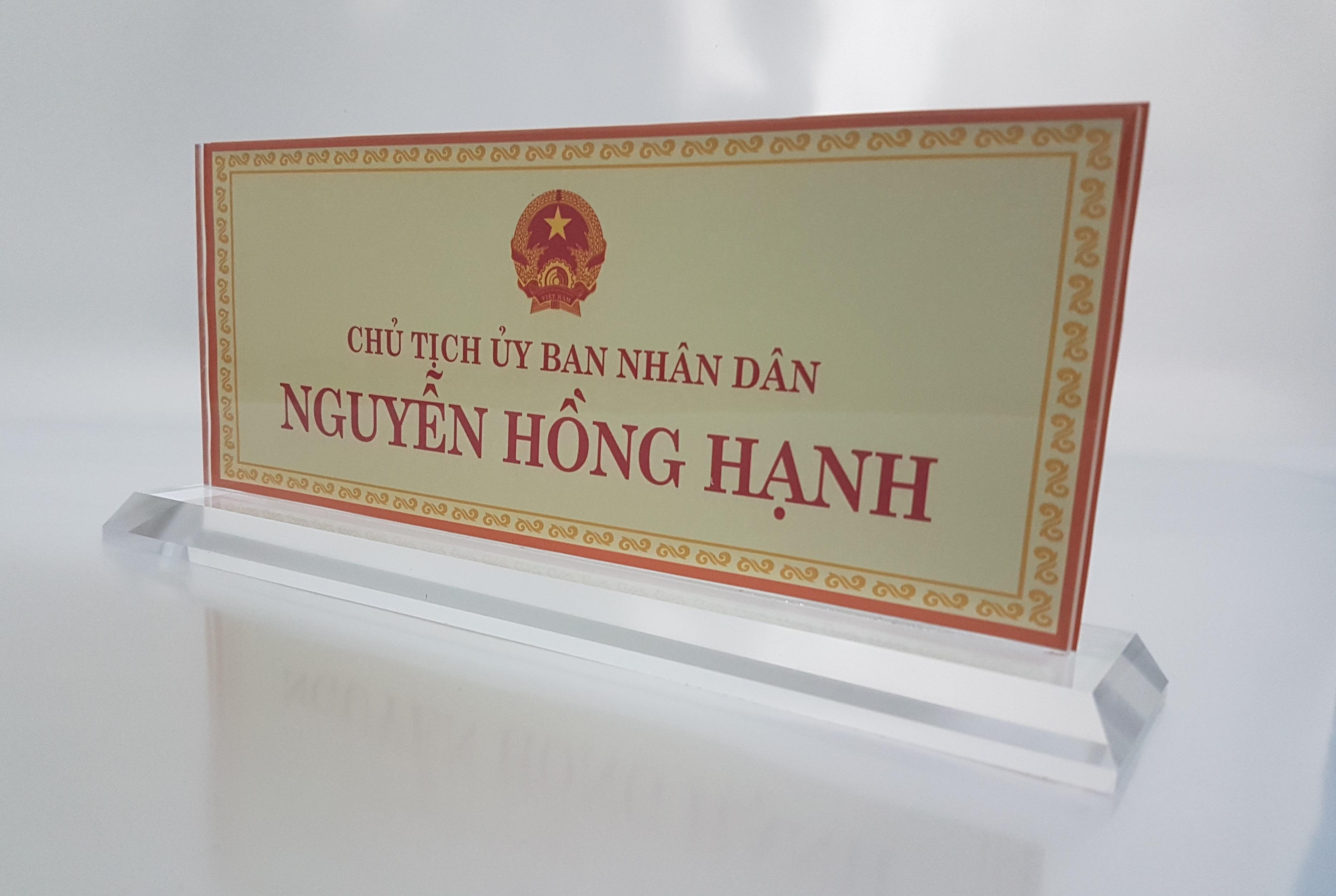 Biển chức danh mica để bàn 120x240mm