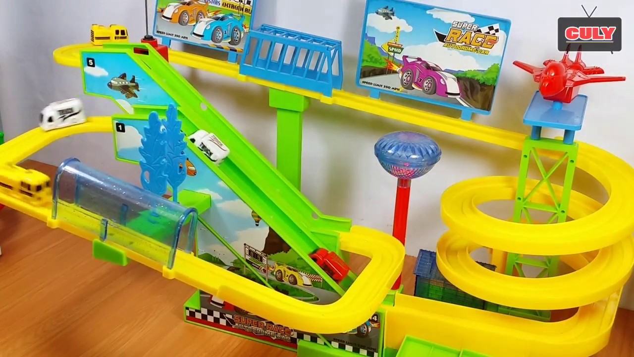 Đồ chơi đường đua Lightning Mcqueen dùng A333-78 dùng pin có âm thanh và ánh sáng