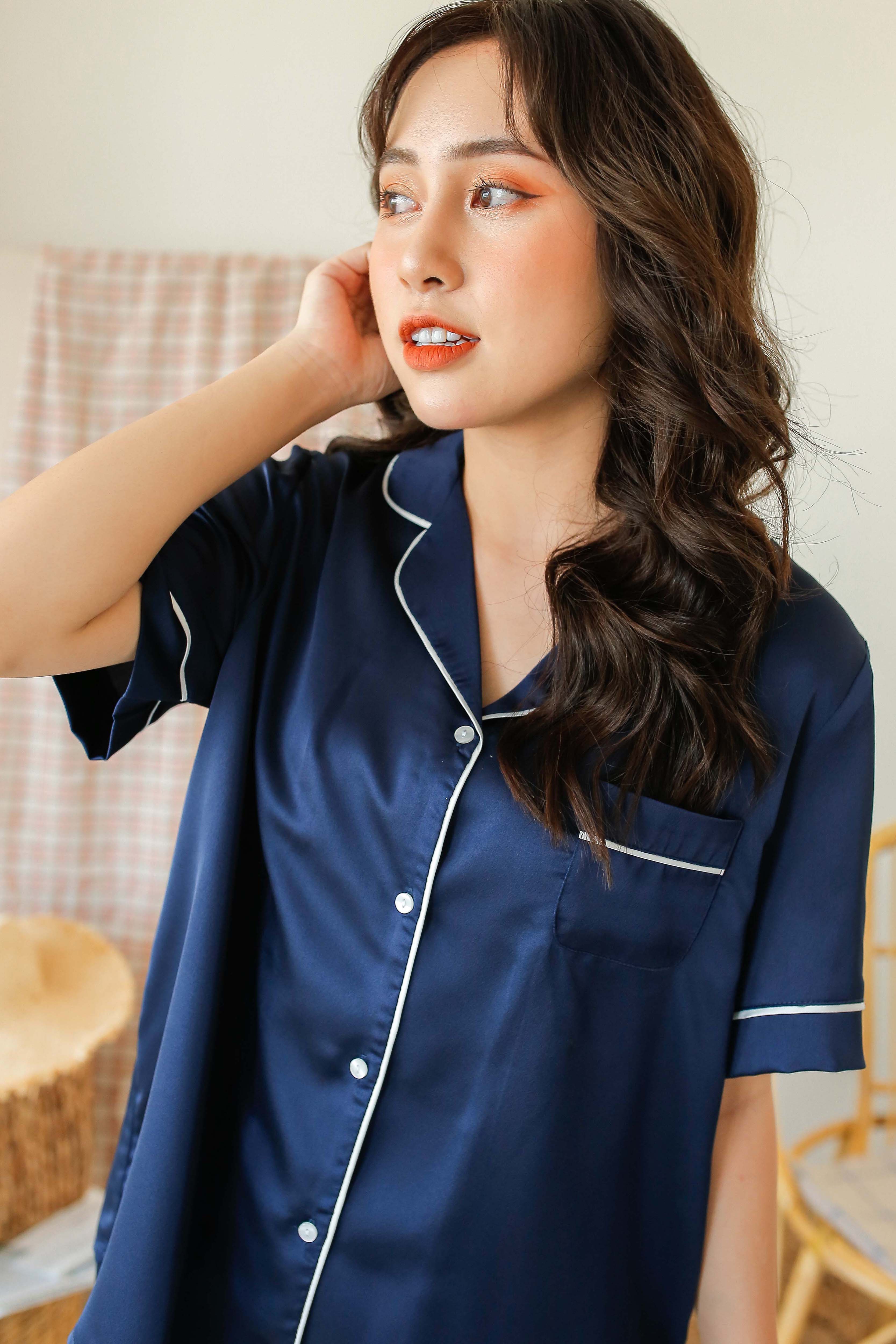 Bộ pijama lụa trơn momojama cộc tay dài chân - navy