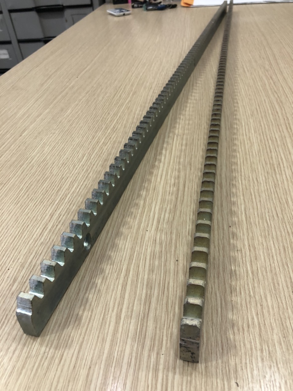 [HCM]THANH RAY THÉP DÀNH CHO MÔ TƠ CỬA LÙA KÍCH THƯỚC 8LI