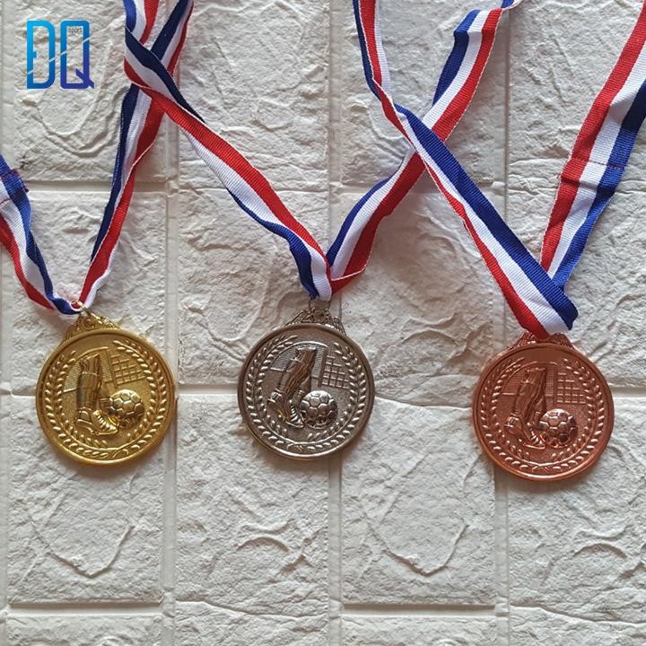 Bộ 3 huy chương VÀNG BẠC ĐỒNG kim loại - Bộ môn bóng đá - huy chương thể thao - huy chương chân đá