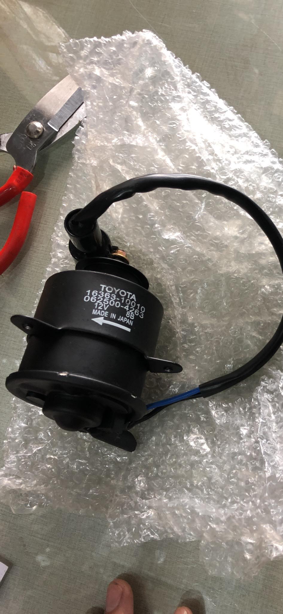 Quạt két nước,dàn nóng ford laser,mazda 323,626,premacy