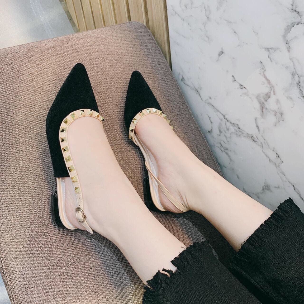 Giày bít mũi đính đinh 2p - 2020