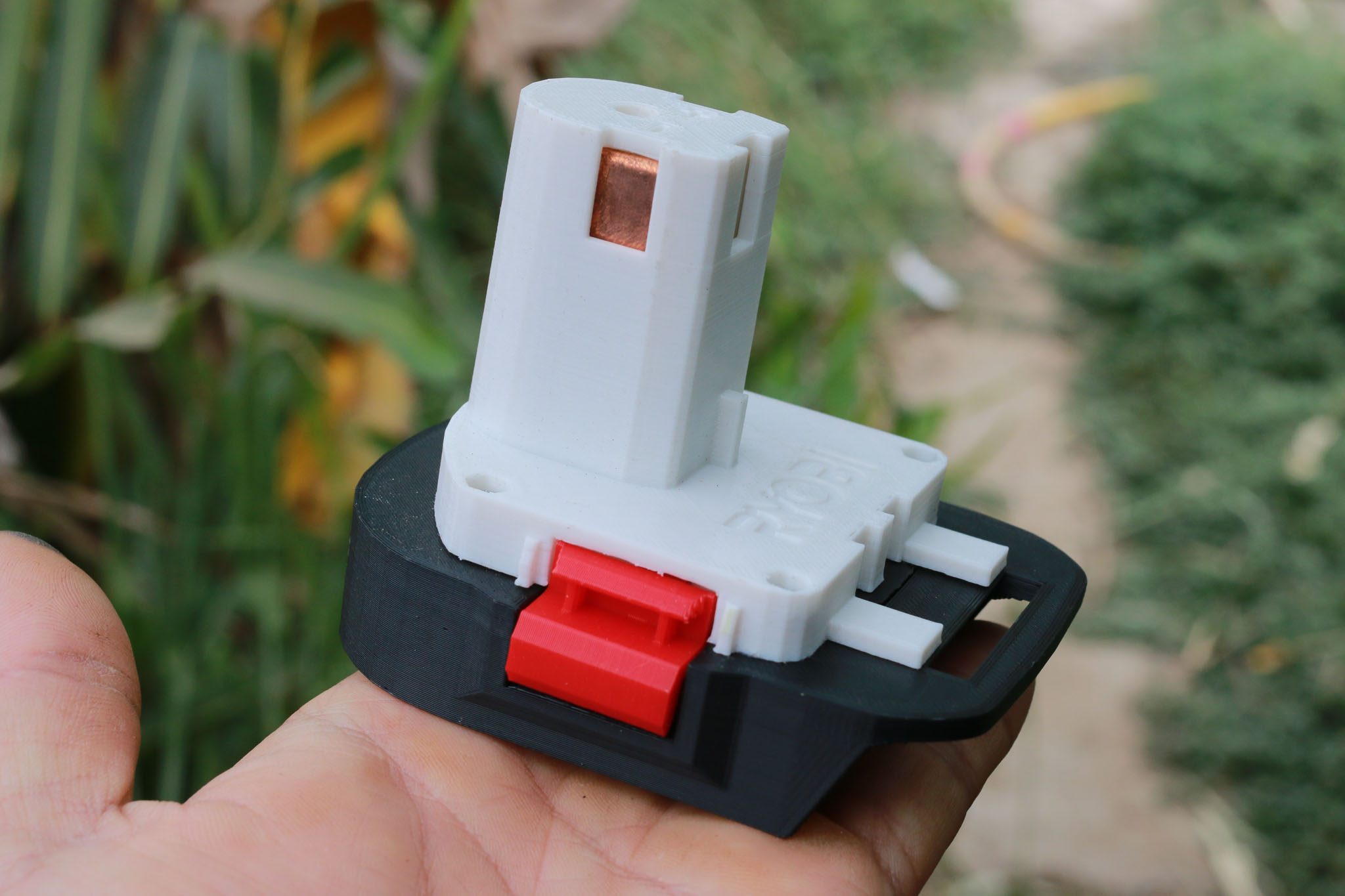 Đế chuyển pin makita 18V cho máy Ryobi